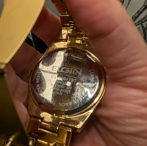 Gold Watch with Metal Link Band and Textured Bezel - Picture 7 of 8
